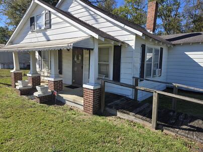 Photo 1 of 9 : 377 Sprinkle Avenue