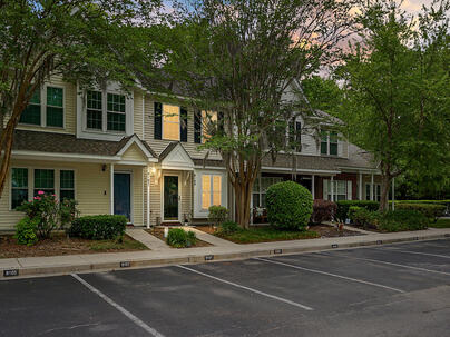 Photo 1 of 25 : 8169 Shadow Oak Drive