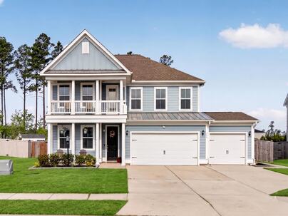 Photo 1 of 25 : 700 Sienna Way