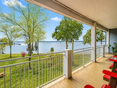 Photo 1 of 25 : 1198 Bridgeview Lane, #E303