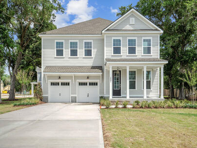 Photo 1 of 25 : 2019 Riverbend Drive