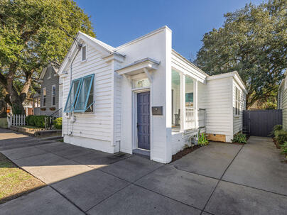 Photo 1 of 25 : 381 Sumter Street
