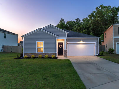 Photo 1 of 25 : 606 Bramblewood Court