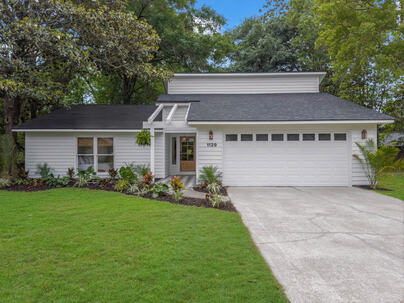 Photo 1 of 25 : 1129 Yorktown Court