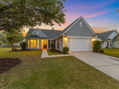 Photo 1 of 25 : 1570 Sweet Myrtle Circle