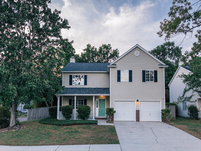 Photo 1 of 24 : 2484 Melville Road