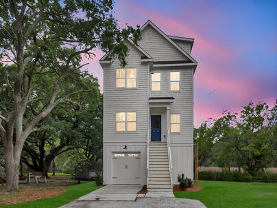 Photo 1 of 25 : 1552 Avalon Circle