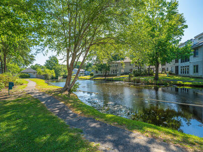 Photo 1 of 25 : 501 Greenmeadow Drive