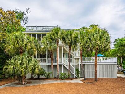 Photo 1 of 25 : 17 Sand Dollar Drive