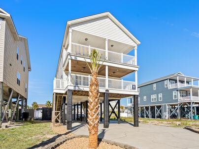 Photo 1 of 25 : 217 Waccamaw Drive