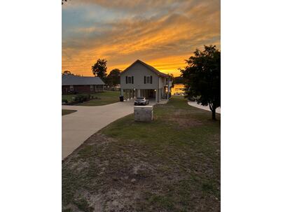 Photo 1 of 25 : 1176 Lesesne Drive