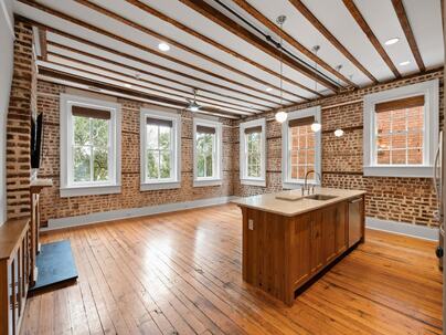Photo 1 of 25 : 125 Meeting Street, #D