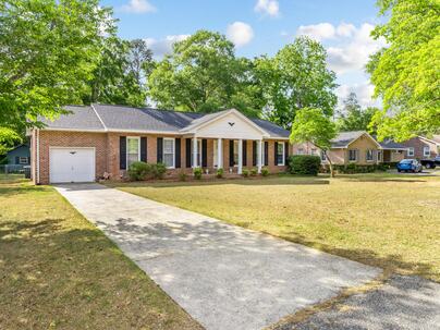 Photo 1 of 25 : 2753 Hillcrest Avenue