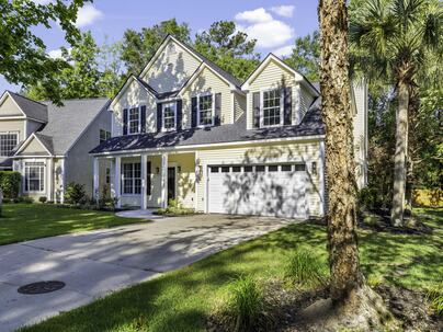 Photo 1 of 25 : 120 Evesham Drive