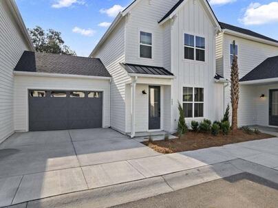 Photo 1 of 19 : 305 Livewell Court