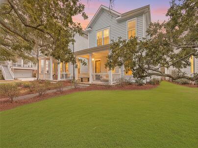 Photo 1 of 25 : 1032 Avenue Of Oaks