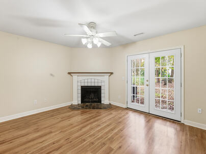 Photo 1 of 25 : 2753 Jobee Drive, #6
