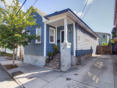 Photo 1 of 25 : 4 1/2 Kracke Street