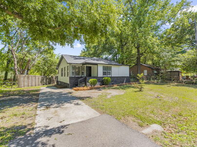Photo 1 of 21 : 2649 Orchid Avenue