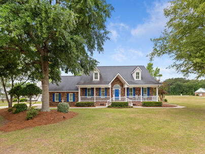 Photo 1 of 25 : 1100 Francis Marion Circle