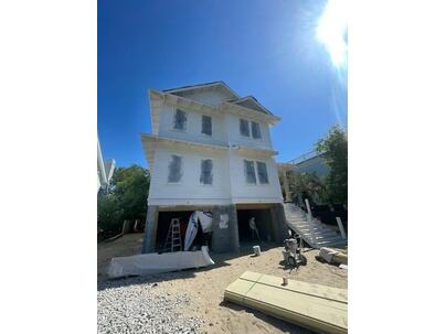 Photo 1 of 25 : 3802 Cameron Boulevard