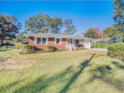 Photo 1 of 14 : 1149 Bradford Avenue