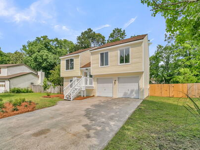 Photo 1 of 25 : 104 Foxfire Court