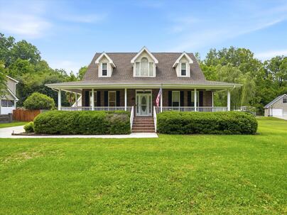 Photo 1 of 25 : 1539 Cedar Avenue