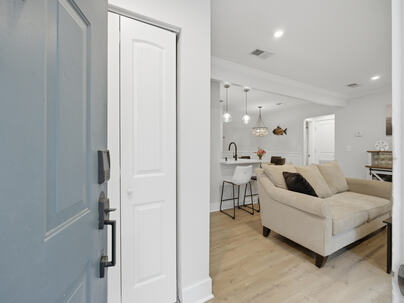 Photo 1 of 25 : 272 Alexandra Drive, #Unit 14