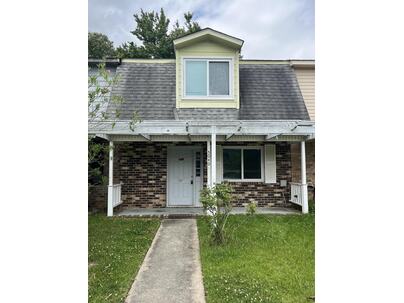 Photo 1 of 12 : 5040 Foxwood Drive