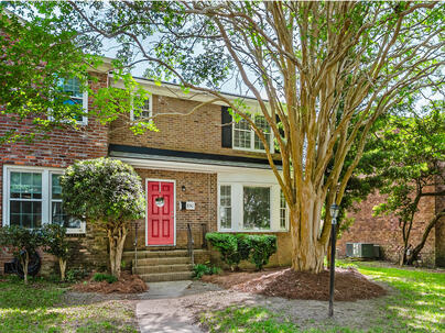 Photo 1 of 25 : 950 Cottingham Drive