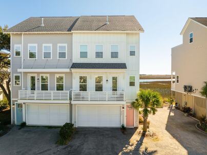 Photo 1 of 25 : 2135 Tides End Road
