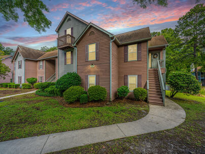 Photo 1 of 25 : 7940 Parklane Court, #B