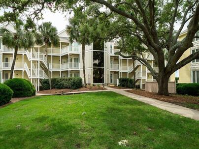 Photo 1 of 20 : 9000 Palmetto Dr, #F 204