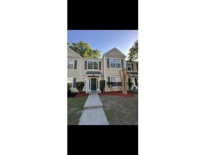 Photo 1 of 14 : 384 Gardners Circle