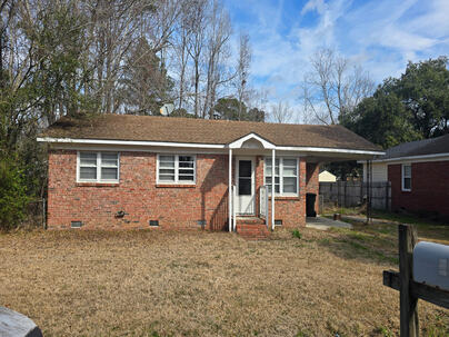 Photo 1 of 11 : 421 Sarah Drive