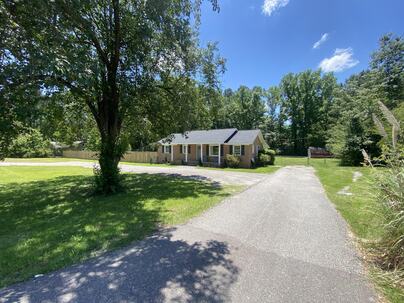 Photo 1 of 11 : 504 Butternut Road