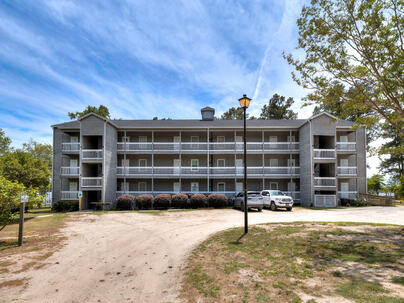 Photo 1 of 25 : 5201 Cypress Pointe, ## D201