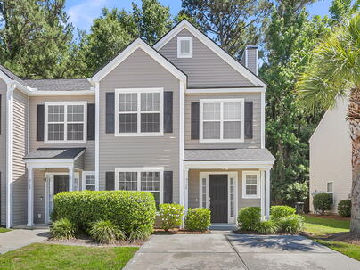 Photo 1 of 25 : 9126 Maple Grove Drive