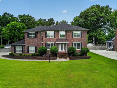 Photo 1 of 25 : 102 Kingfisher Court