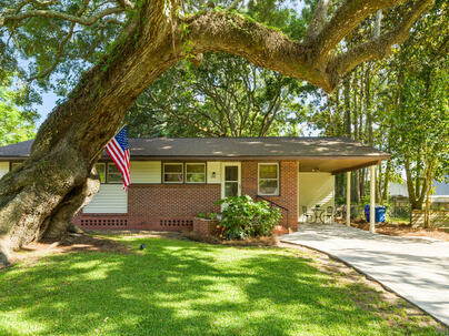 Photo 1 of 25 : 2111 Barbour Drive