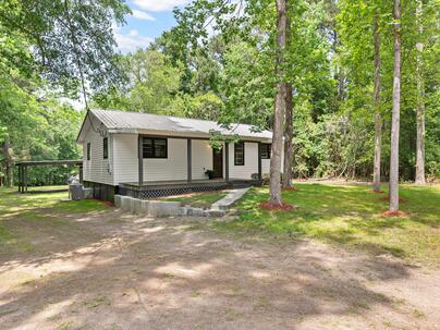 Photo 1 of 25 : 110 Poplar Grove Road