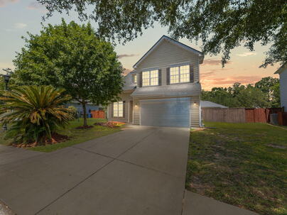 Photo 1 of 25 : 9404 Divot Lane