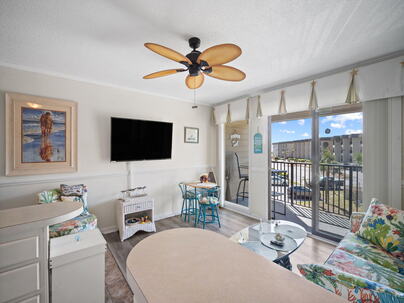 Photo 1 of 25 : 40 Folly Field Road, #Apt C253