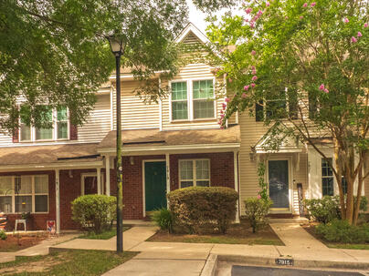 Photo 1 of 12 : 7919 Shadow Oak Drive
