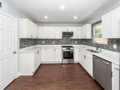 Photo 1 of 25 : 8330 Longridge Road