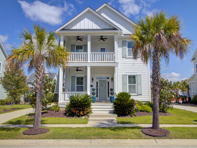 Photo 1 of 25 : 3628 Woodend Way