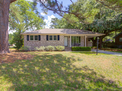 Photo 1 of 25 : 2754 Clover Street