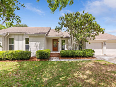 Photo 1 of 25 : 2912 Doncaster Drive