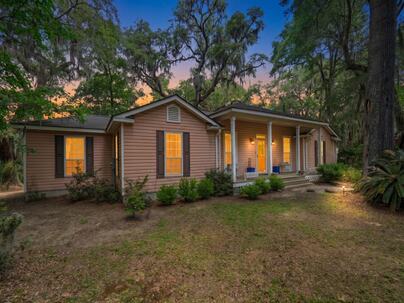 Photo 1 of 25 : 8362 Chisolm Plantation Road